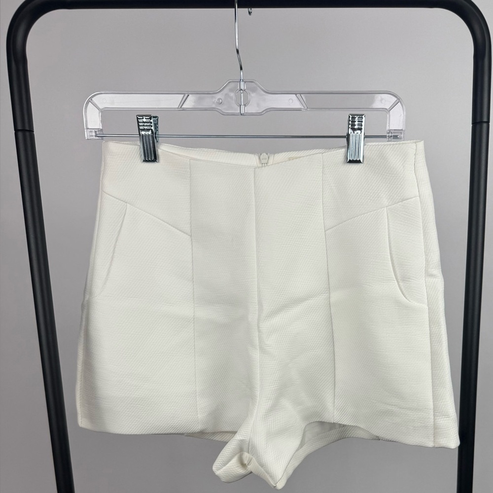 Molly Bracken White Textured Shorts XS High Waist Dressy Lined Minimal - Picture 2 of 5